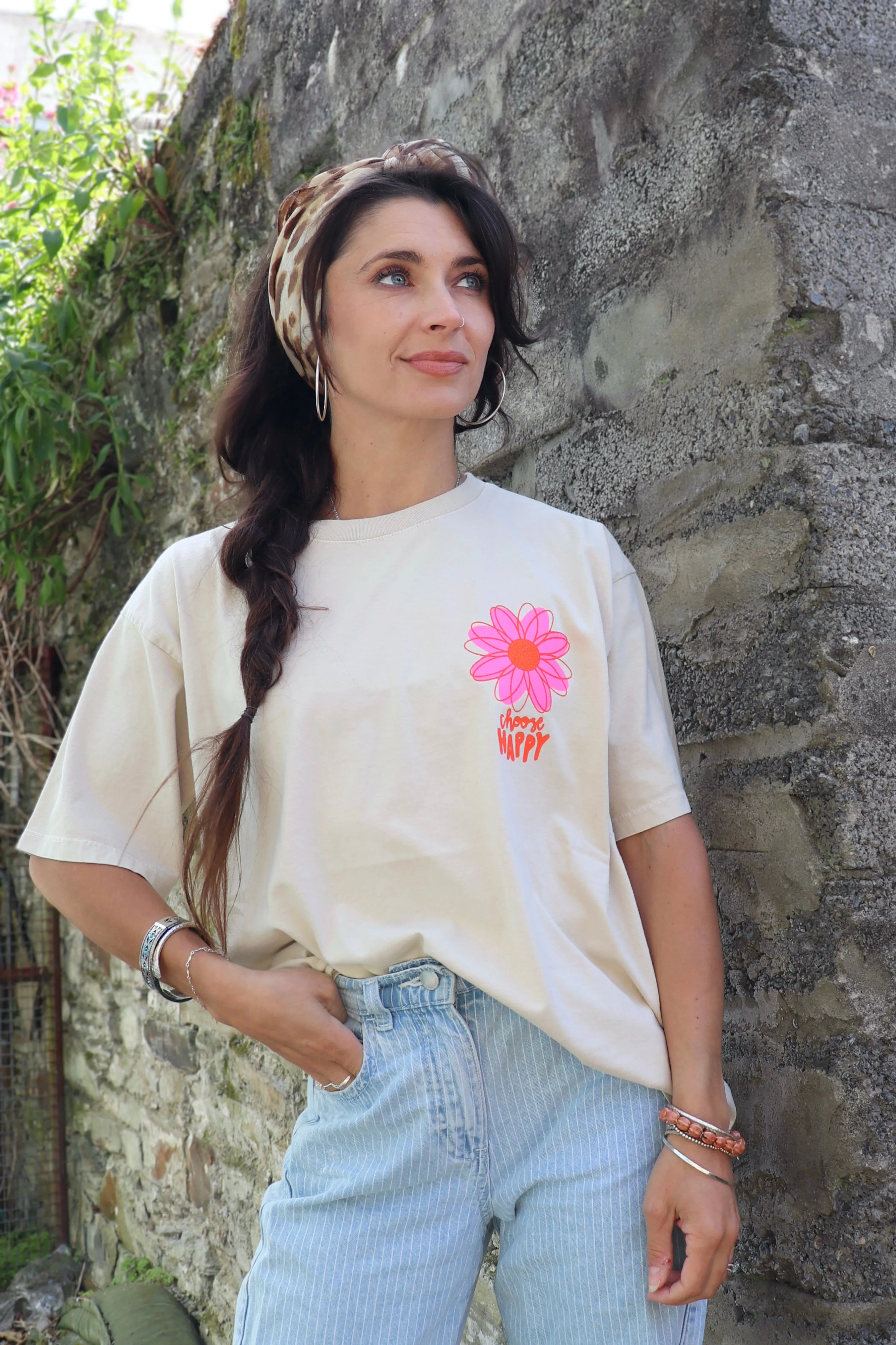 Choose happy graphic tee