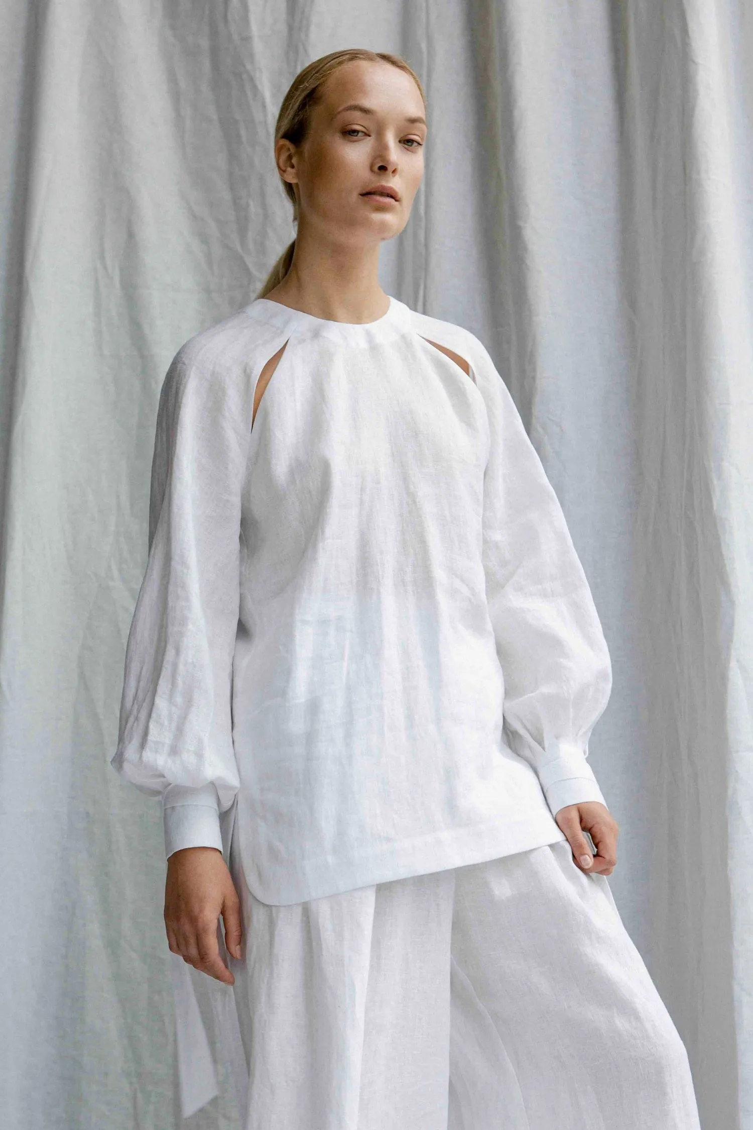 InAvati x Katia Beslik LINEN LONG-SLEEVE BLOUSE