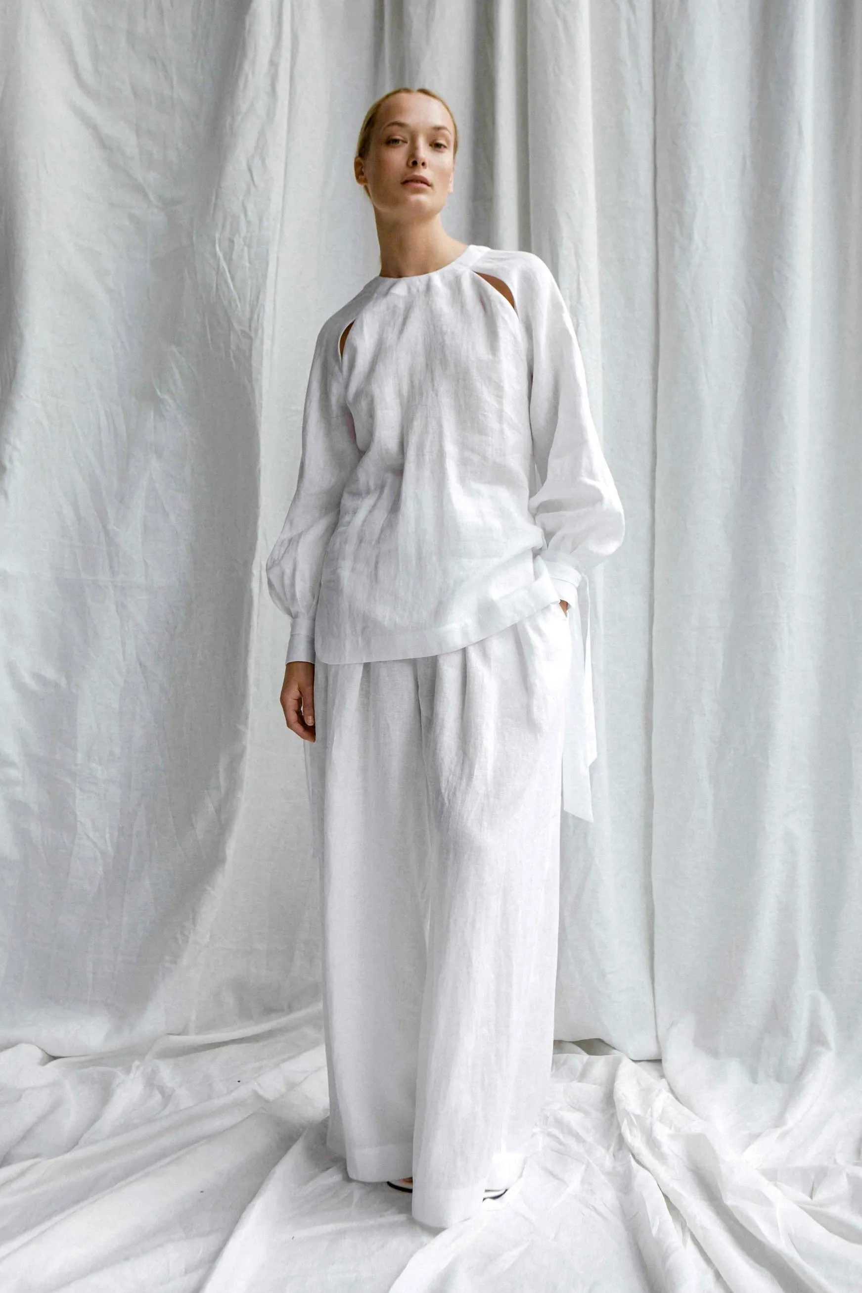 InAvati x Katia Beslik LINEN LONG-SLEEVE BLOUSE
